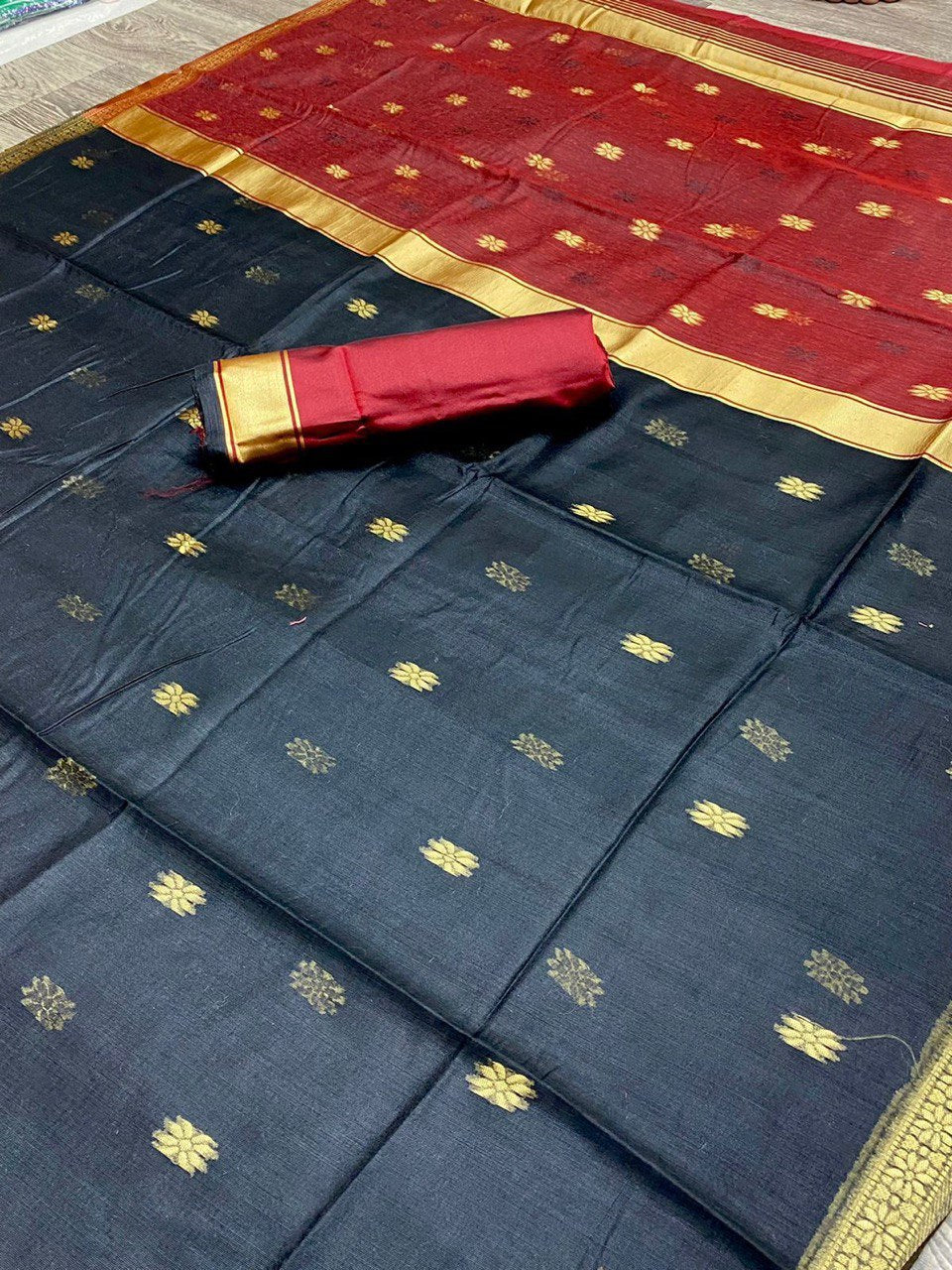 Presenting Special Lilan Soft Cotton Fabric Black Saree