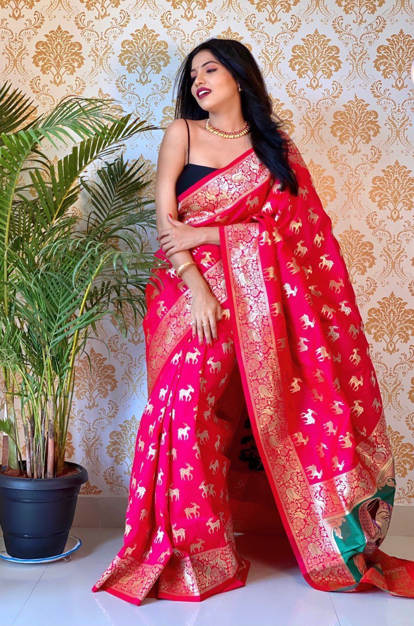 Women Banarasi Woven Saree Paithani