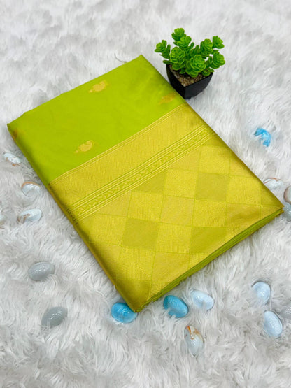 Medium Dark Shade of Yellow-Green Lichi Silk Woven Saree